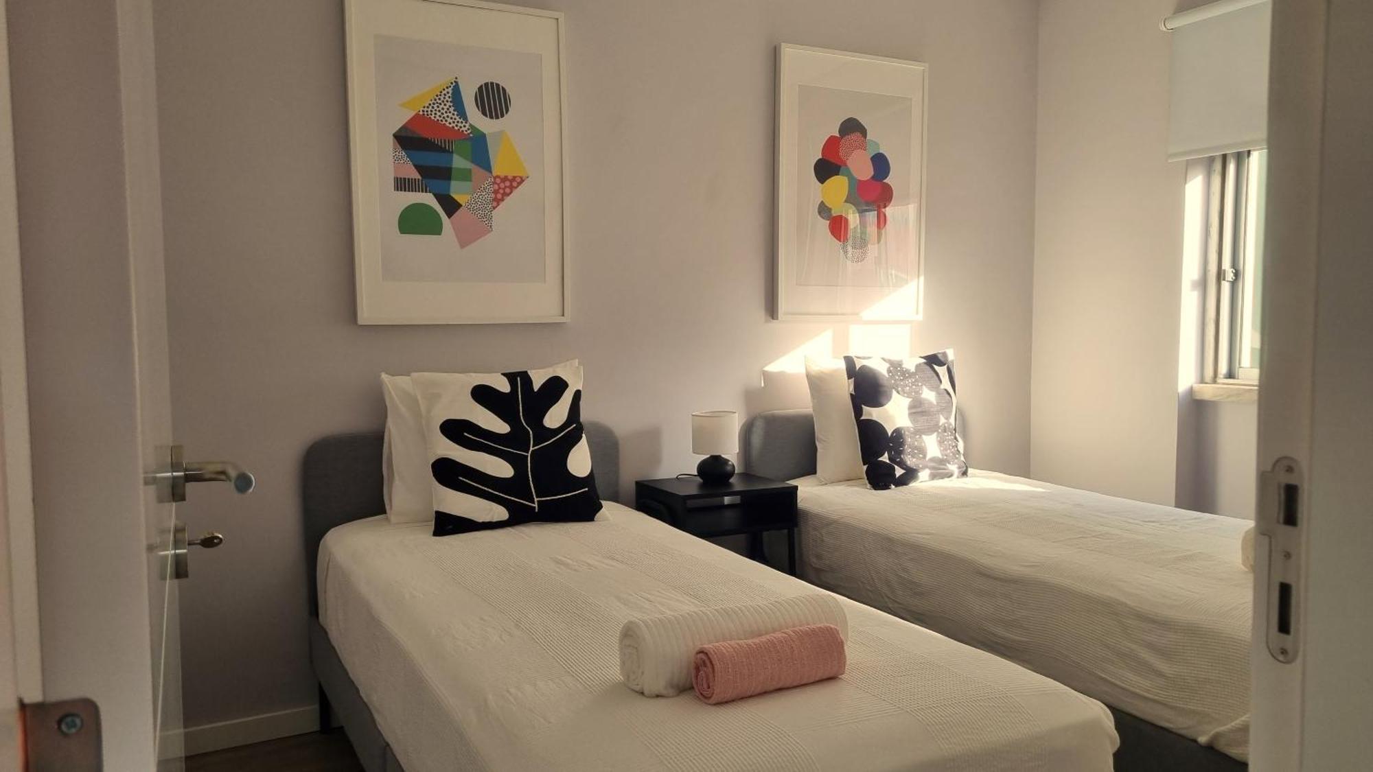 Afonso Galo Guest Apartments IV ألمادا المظهر الخارجي الصورة